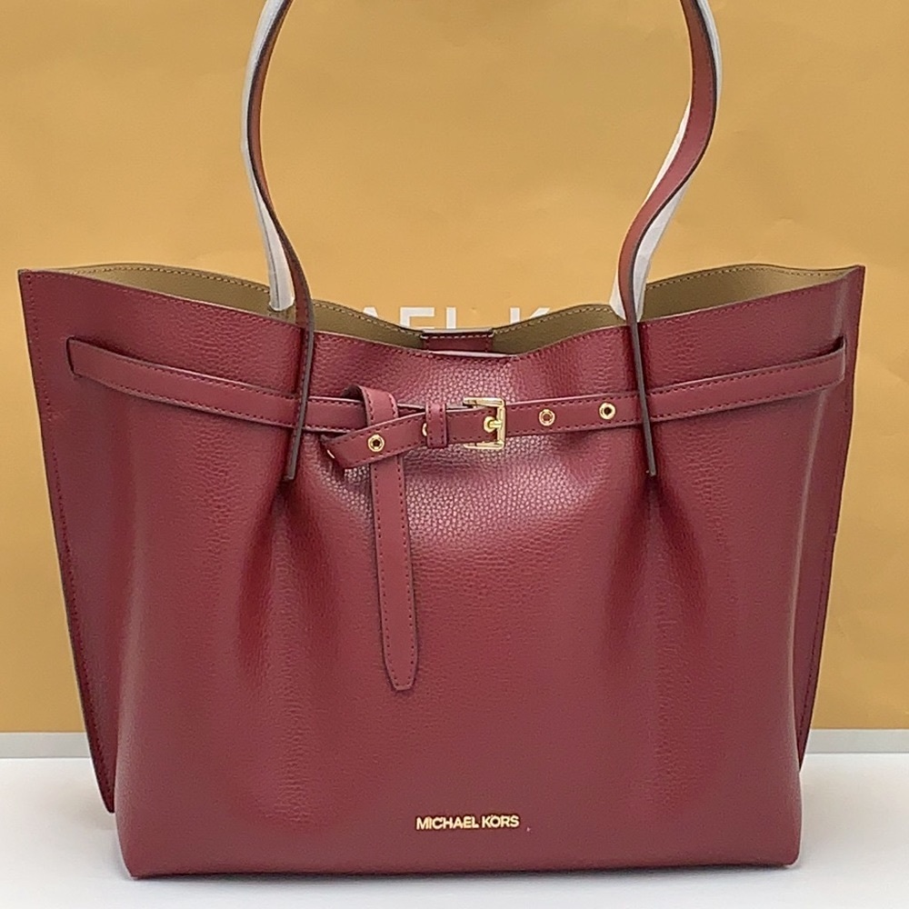 MICHAEL KORS
Emilia Large East West Pebbled Leather Tote Bag DARK CHERRY Color